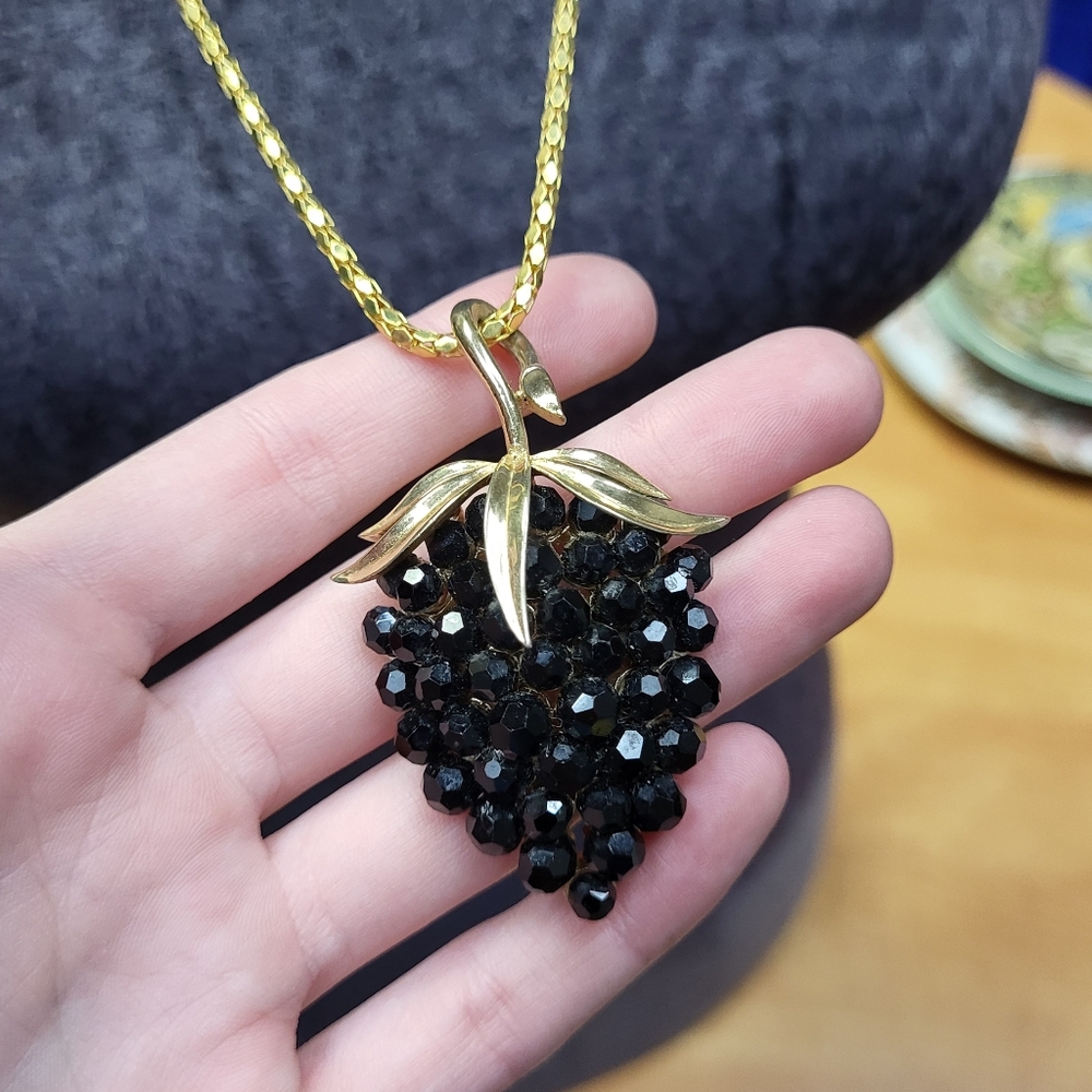 Grape Vine Pendant With Necklace